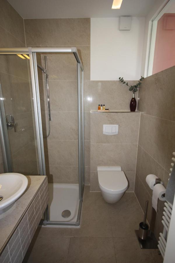 Hotel Haus Berger Koln Bagian luar foto